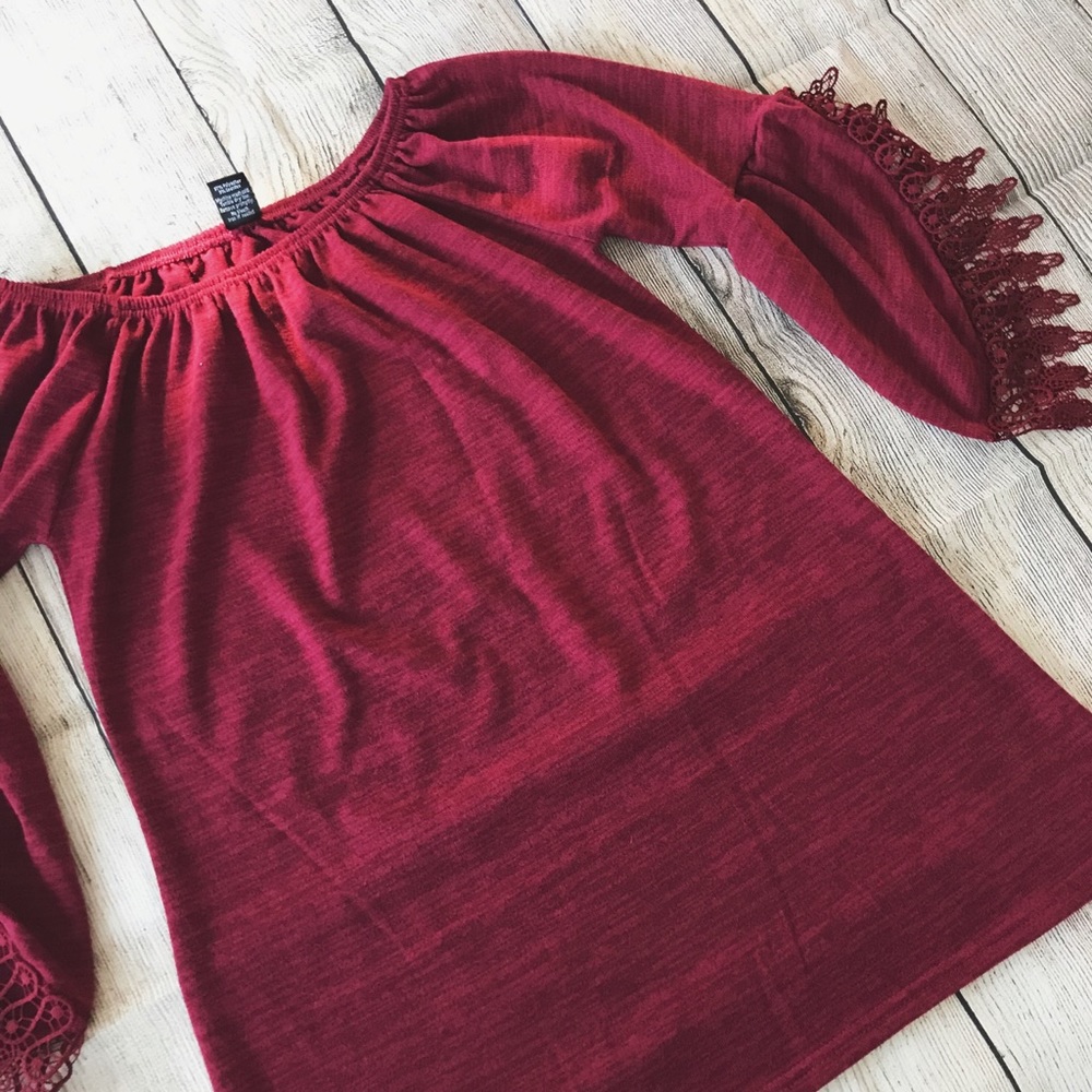 Beautiful Wine Colored WinWin Lace Sleeved Tunic